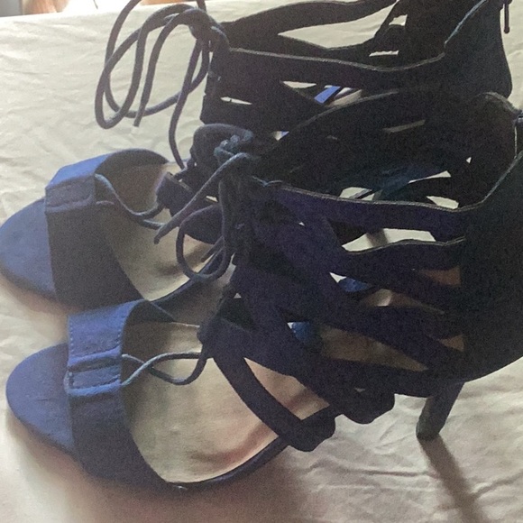 Excellent condition Madden Girl cobalt blue  3 inch heel. - Picture 3 of 3